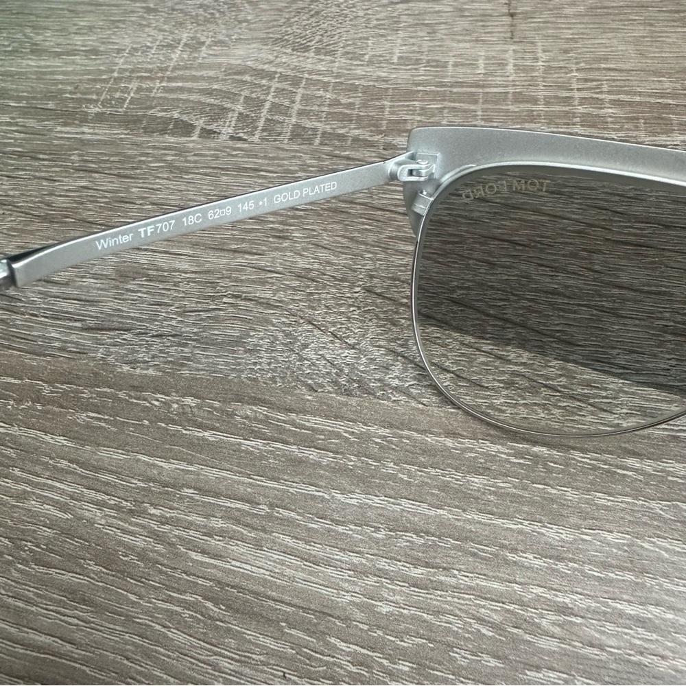 Limited Edition Tom Ford Winter 18k Gold Plated Sunglasses in White Gold - Picture 5 of 13